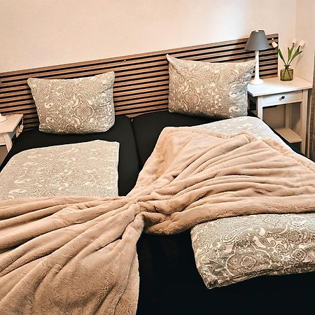 Ferienwohnung ซินส์ไฮม์ ภายนอก รูปภาพ